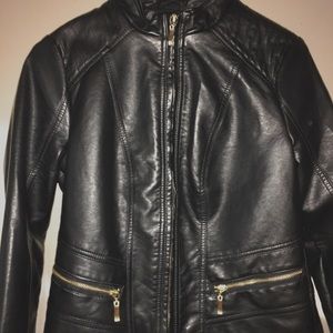 𝗕𝗹𝗮𝗰𝗸 𝗹𝗲𝗮𝘁𝗵𝗲𝗿 𝗷𝗮𝗰𝗸𝗲𝘁